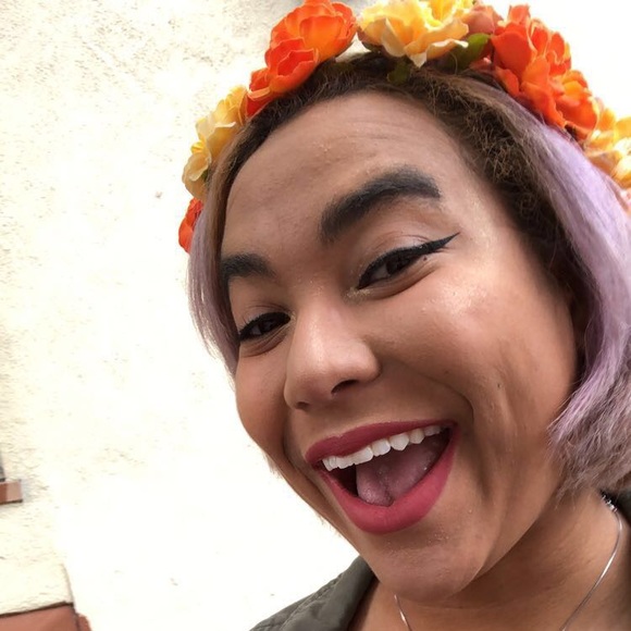 Meet your Posher, Alex - Picture 1 of 1